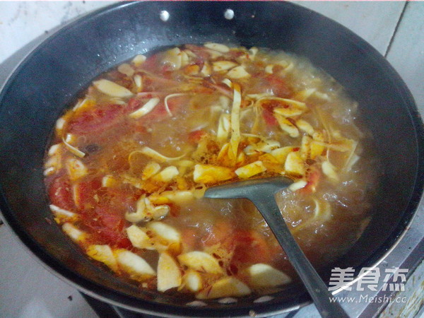 Stewed Noodles with Tomato and Mushroom recipe