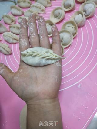 Fish-shaped Steamed Dumplings recipe