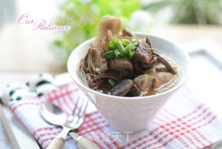 Casserole Soup--duck Soup with Tea Tree Mushroom recipe