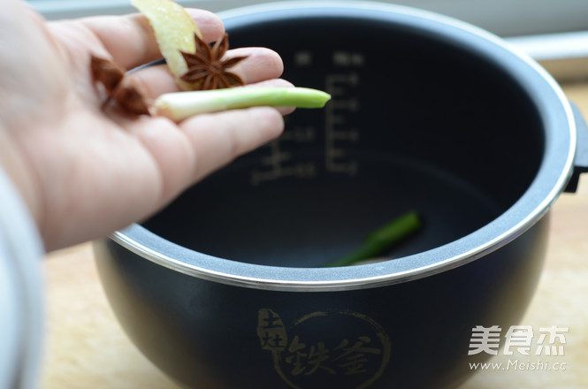 Stewed Chicken Soup with Cordyceps Flower recipe