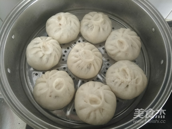 Pork Radish and Mushroom Buns recipe