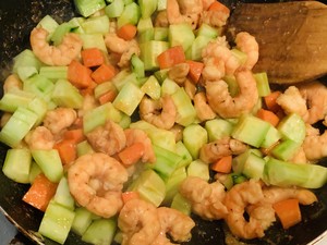 Low-fat Product: Cucumber Lily Shrimp recipe