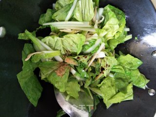 Braised Noodle Rolls with Seafood, Mushroom Milk and Cabbage recipe