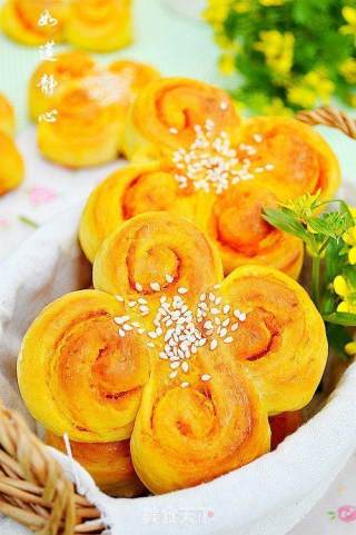 Pumpkin Flower Bread recipe