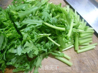 Stir-fried Chrysanthemum with Soy Protein recipe