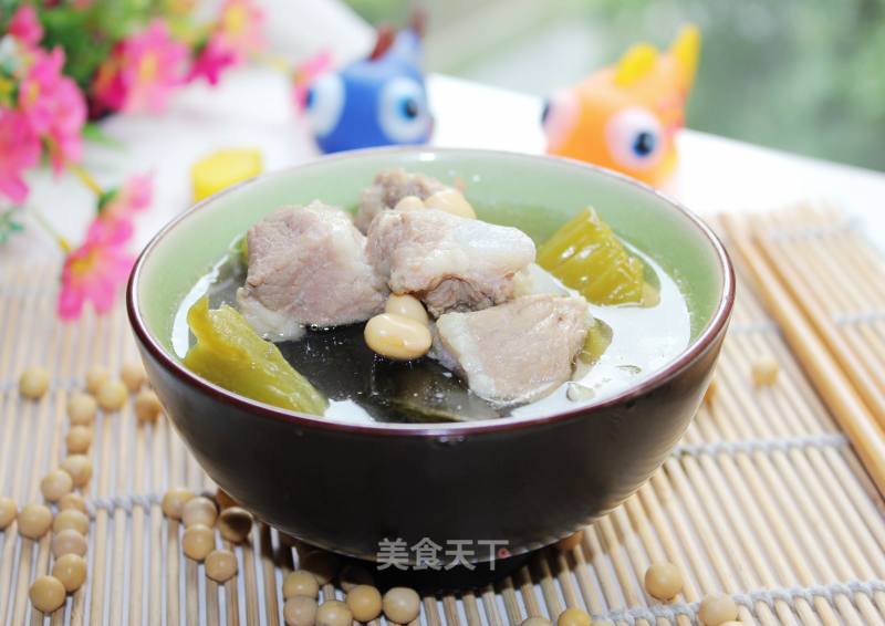 Bitter Melon Seaweed Pork Rib Soup recipe