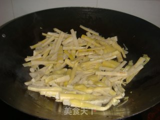Stir-fried Spring Bamboo Shoots with Sliced Pork recipe