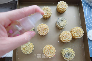 Cantonese-style Moon Cakes recipe