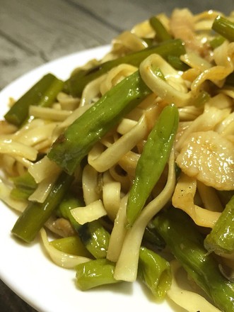 Braised Noodles with Beans