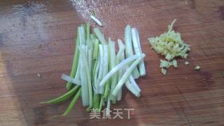 Stir-fried Shredded Pork with Sydney Cilantro recipe