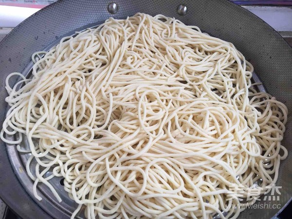 Braised Noodles with Beans recipe