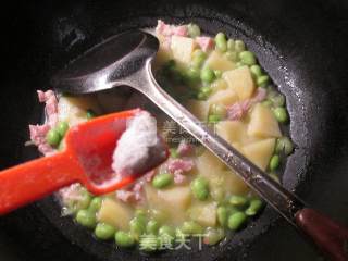 Boiled Potatoes with Bacon and Edamame recipe