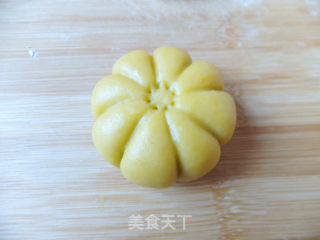 Beautiful Pumpkin Bean Paste Mooncakes recipe