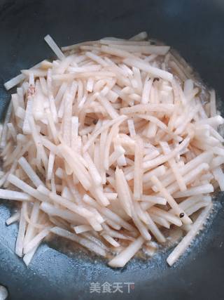Vegetarian Stir-fried Shredded Radish recipe