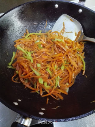 #快手懒人饭# Stir-fried Shredded Carrots with Red Miso recipe