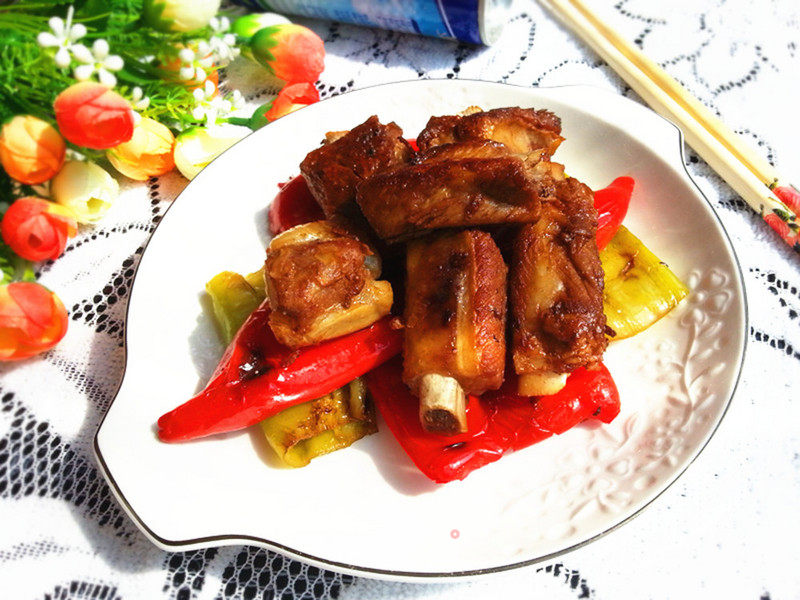 Stir-fried Pork Ribs with Double Peppers recipe