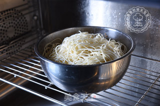 Steamed Noodles with Beans recipe