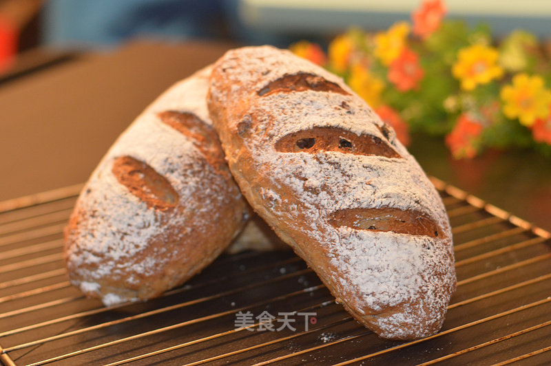 Walnut and Raisin Soft European Buns recipe