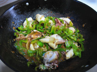 Stir-fried Green Peppers with Piguan Fish Sauce recipe