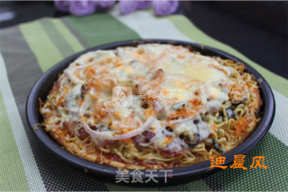 Instant Noodle Sausage Pizza recipe