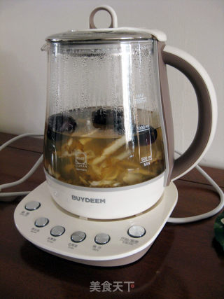 Nourishing Qi and Blood Nourishing Red Jujube and Lily Guiqi Decoction recipe