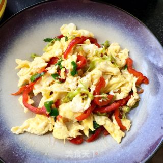 Scrambled Eggs with Dendrobium Flowers recipe