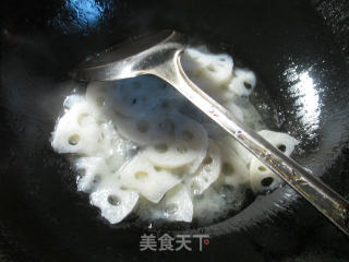 Stir-fried Lotus Root with Fragrant Dried Leek Buds recipe