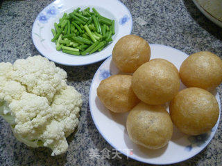 Stir-fried Cauliflower with Garlic Stalk Oil and Gluten recipe