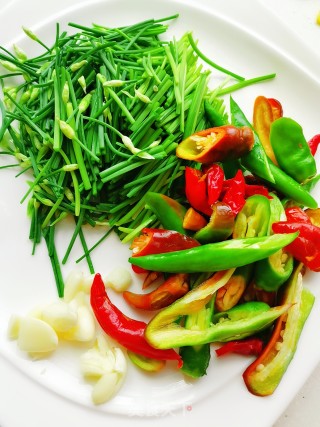 Stir-fried Beef with Leek Moss recipe