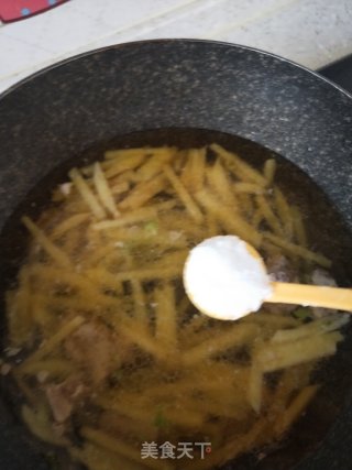 Cabbage, Potatoes, Vermicelli, Pork Rib Soup recipe