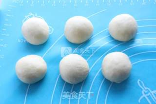 Small and Exquisite: Sesame Meal Buns recipe