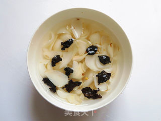 Stir-fried Lily with Celery Ham recipe