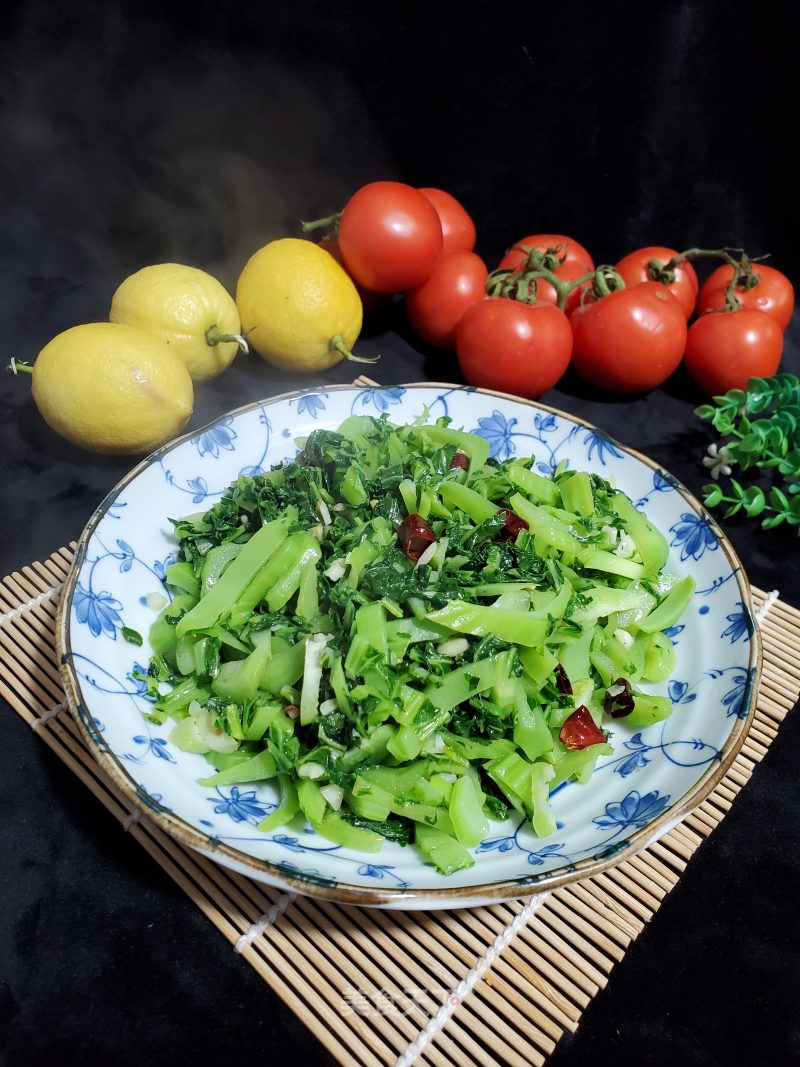 Stir-fried Mustard Greens with Minced Garlic and Dried Chilies recipe