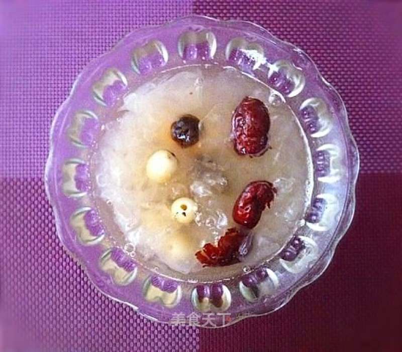 Red Date Tremella and Lotus Seed Soup