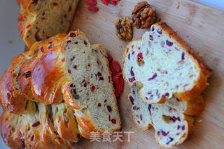 Cranberry Walnut Holiday Bread recipe