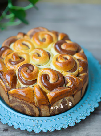 Chocolate Two-color Big Flower Bread recipe