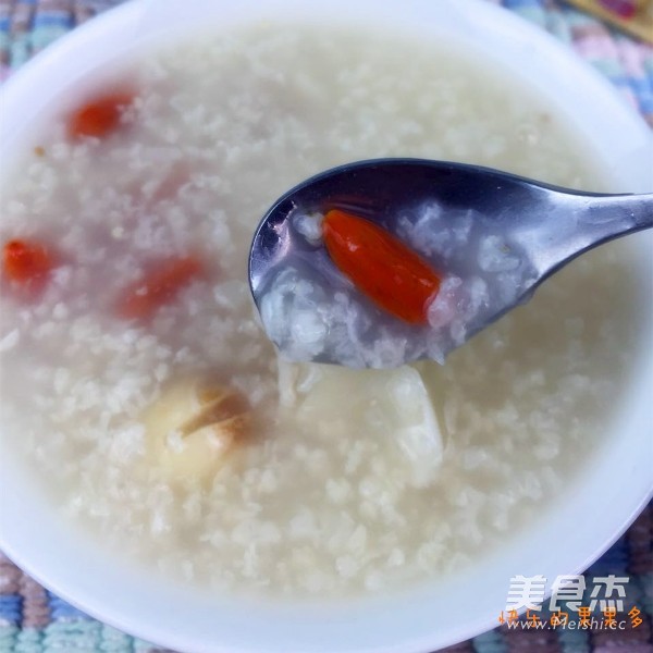 Lotus Seed and Lily Glutinous Rice Porridge recipe