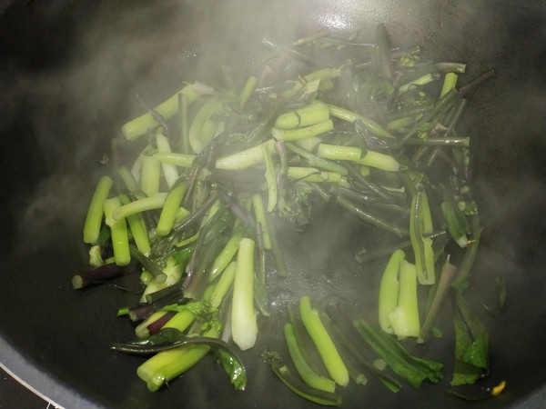 Stir-fried Red Cabbage Moss recipe