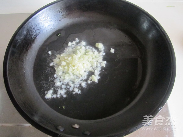 Stir-fried Broccoli with Garlic recipe