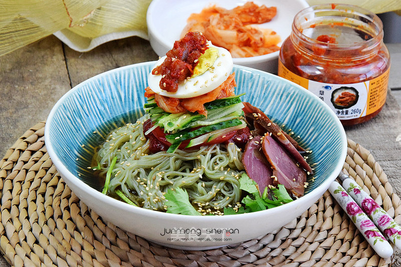 That Bowl of Korean Summer [cold Noodles with Seaweed]