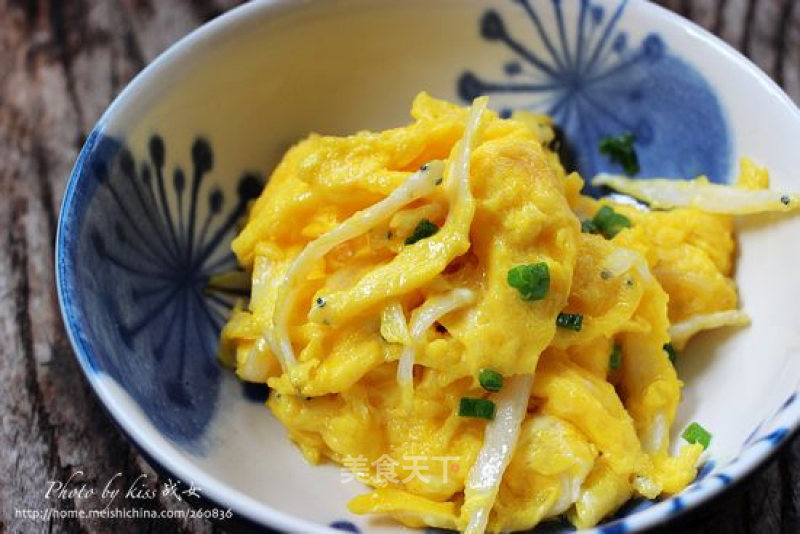 Fresh and Delicious---whitebait Scrambled Eggs recipe