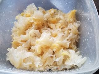 Apple Snow Fungus and Yam Soup recipe