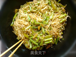 Lulu's Fragrant Fried Noodles recipe