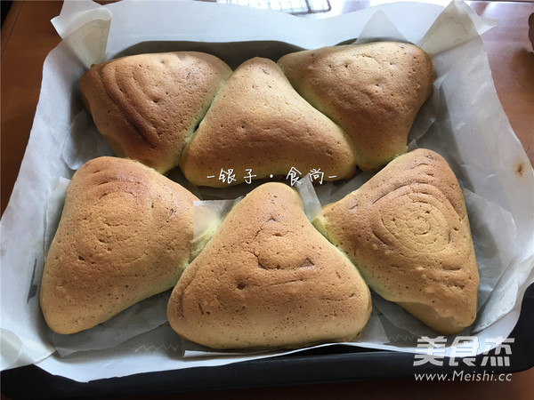 Custard Triangle Bread recipe