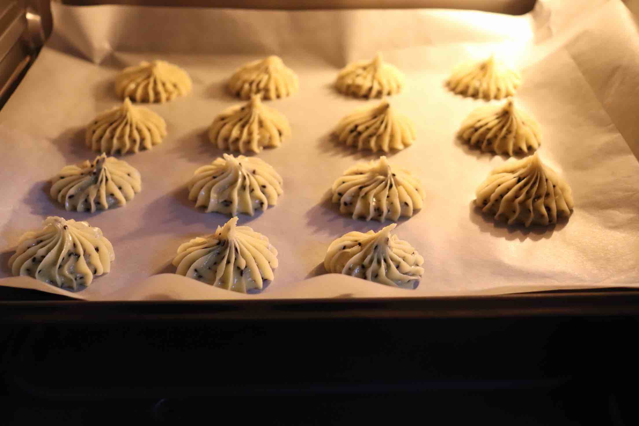 Vegetable Oil Version Black Sesame Cookies recipe