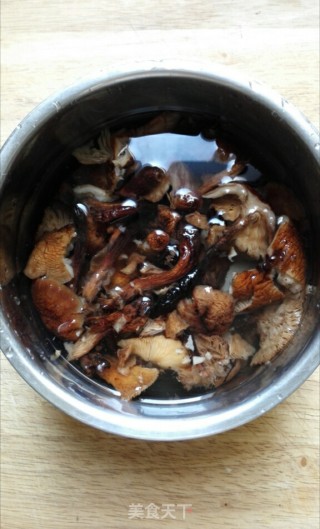 #trust之美#small Chicken Roasted Meat Mushrooms recipe