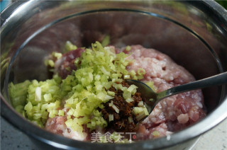 Pork Buns with Mushroom Sauce recipe