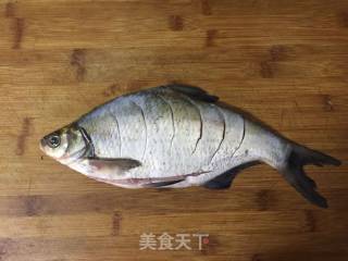 #春食野菜香#fried Wuchang Fish with Pepper Leaves recipe