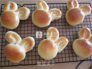 #aca烤明星大赛#bunny Yogurt and Strawberry Jam Bread recipe