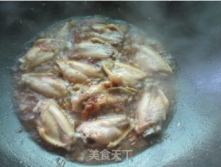 Braised Chicken Wings with Red Onion recipe